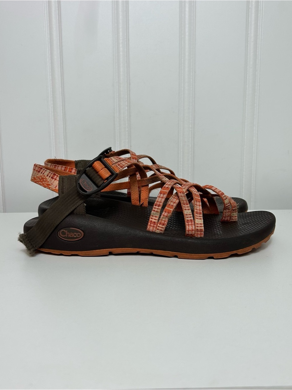 Chaco zx2 yampa Strappy orange brown white outdoor sandals women’s 9